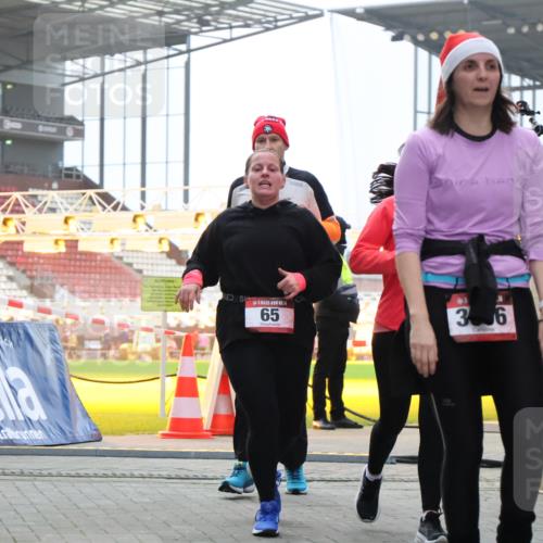 08.12.2024 - St. Pauli X-Mass-Run No. 14 H.Heesch http://msf.ph/oto/7492814 08.12.2024 10:06:23 Ziel 175, 1068, 1243, 2474, 3115, 3118, 3184, 40, 65, 1068, 1232, 3006 meine-sportfotos.de