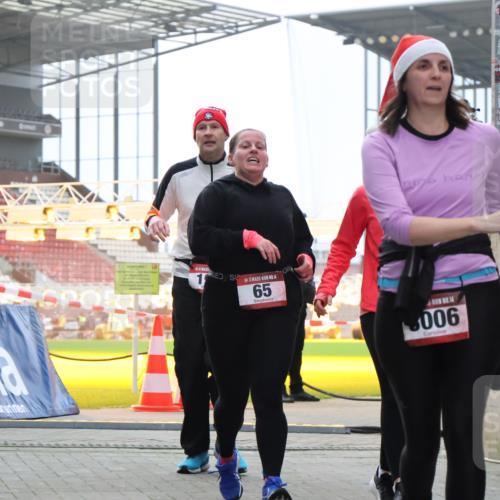 08.12.2024 - St. Pauli X-Mass-Run No. 14 H.Heesch http://msf.ph/oto/7492855 08.12.2024 10:06:24 Ziel 175, 1068, 1243, 2474, 3115, 3118, 3184, 40, 65, 1068, 1232, 3006 meine-sportfotos.de