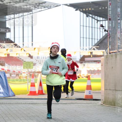 08.12.2024 - St. Pauli X-Mass-Run No. 14 H.Heesch http://msf.ph/oto/7492878 08.12.2024 09:58:29 Ziel 1532, 1789, 2872, 2934, 2943, 2944, 3092, 3171, 55, 1075, 1080, 1396, 1397, 2872 meine-sportfotos.de
