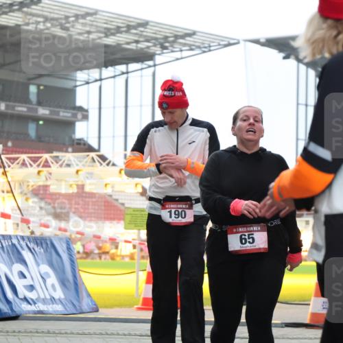 08.12.2024 - St. Pauli X-Mass-Run No. 14 H.Heesch http://msf.ph/oto/7492882 08.12.2024 10:06:25 Ziel 65, 175, 1068, 1243, 2474, 3006, 3115, 3118, 3184, 40, 65, 1013, 1232, 1563, 3006 meine-sportfotos.de