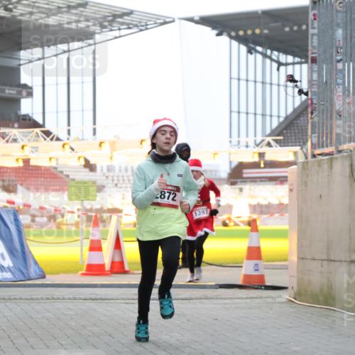 08.12.2024 - St. Pauli X-Mass-Run No. 14 H.Heesch http://msf.ph/oto/7492885 08.12.2024 09:58:29 Ziel 1532, 1789, 2872, 2934, 2943, 2944, 3092, 3171, 55, 1075, 1080, 1396, 1397, 2872 meine-sportfotos.de