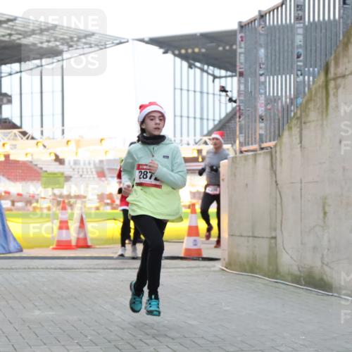 08.12.2024 - St. Pauli X-Mass-Run No. 14 H.Heesch http://msf.ph/oto/7492932 08.12.2024 09:58:29 Ziel 1532, 1789, 2872, 2934, 2943, 2944, 3092, 3171, 55, 1075, 1080, 1396, 1397, 2872 meine-sportfotos.de