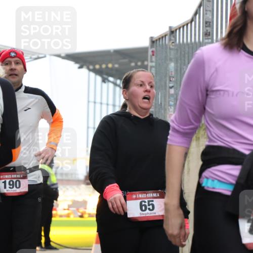 08.12.2024 - St. Pauli X-Mass-Run No. 14 H.Heesch http://msf.ph/oto/7492942 08.12.2024 10:06:27 Ziel 65, 175, 1068, 1232, 1243, 2474, 3006, 3115, 3184, 40, 65, 696, 1013, 1016, 1232, 1563, 3006 meine-sportfotos.de