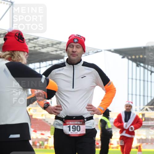 08.12.2024 - St. Pauli X-Mass-Run No. 14 H.Heesch http://msf.ph/oto/7492973 08.12.2024 10:06:28 Ziel 65, 175, 1068, 1232, 1243, 2474, 3006, 3184, 40, 696, 1013, 1016, 1232, 1563 meine-sportfotos.de
