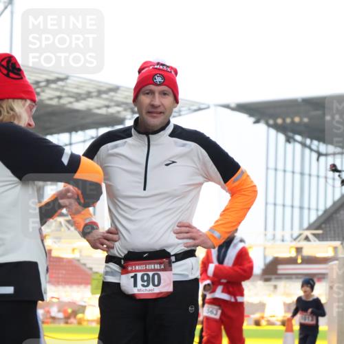 08.12.2024 - St. Pauli X-Mass-Run No. 14 H.Heesch http://msf.ph/oto/7493021 08.12.2024 10:06:28 Ziel 65, 175, 1068, 1232, 1243, 2474, 3006, 3184, 40, 696, 1013, 1016, 1232, 1563 meine-sportfotos.de
