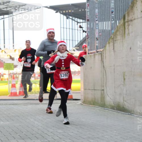 08.12.2024 - St. Pauli X-Mass-Run No. 14 H.Heesch http://msf.ph/oto/7493038 08.12.2024 09:58:31 Ziel 1789, 2872, 2934, 2943, 2944, 3092, 3171, 55, 880, 1075, 1080, 1396, 1397, 2872 meine-sportfotos.de