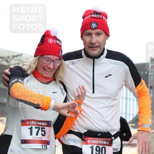 08.12.2024 - St. Pauli X-Mass-Run No. 14 H.Heesch http://msf.ph/oto/7493042 08.12.2024 10:06:31 Ziel 40, 65, 175, 1068, 1232, 2474, 3006, 40, 696, 1013, 1016, 1563, 2894 meine-sportfotos.de