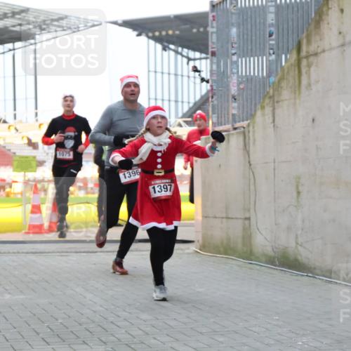 08.12.2024 - St. Pauli X-Mass-Run No. 14 H.Heesch http://msf.ph/oto/7493044 08.12.2024 09:58:31 Ziel 1789, 2872, 2934, 2943, 2944, 3092, 3171, 55, 880, 1075, 1080, 1396, 1397, 2872 meine-sportfotos.de