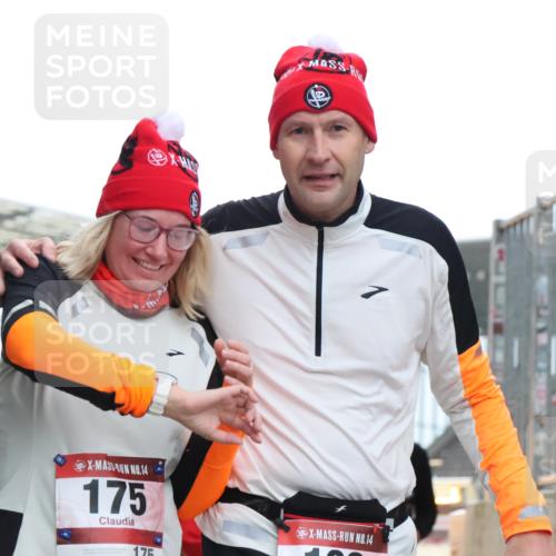 08.12.2024 - St. Pauli X-Mass-Run No. 14 H.Heesch http://msf.ph/oto/7493053 08.12.2024 10:06:31 Ziel 40, 65, 175, 1068, 1232, 2474, 3006, 40, 696, 1013, 1016, 1563, 2894 meine-sportfotos.de