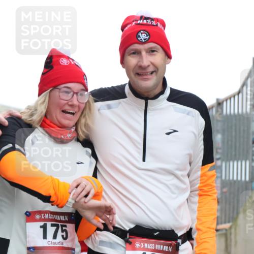 08.12.2024 - St. Pauli X-Mass-Run No. 14 H.Heesch http://msf.ph/oto/7493076 08.12.2024 10:06:31 Ziel 40, 65, 175, 1068, 1232, 2474, 3006, 40, 696, 1013, 1016, 1563, 2894 meine-sportfotos.de