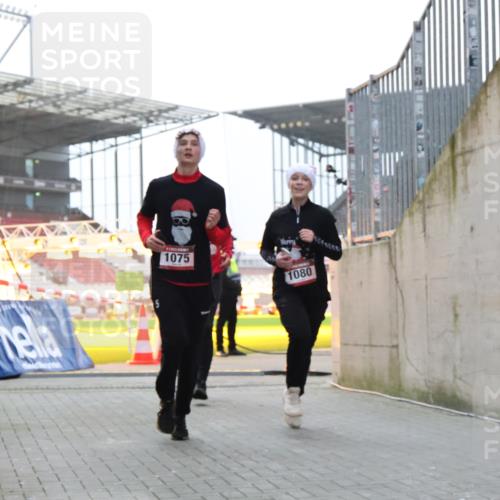 08.12.2024 - St. Pauli X-Mass-Run No. 14 H.Heesch http://msf.ph/oto/7493134 08.12.2024 09:58:33 Ziel 1396, 1397, 1789, 2872, 2934, 2943, 2944, 3092, 3171, 55, 880, 1075, 1080, 1396, 1397 meine-sportfotos.de