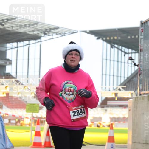 08.12.2024 - St. Pauli X-Mass-Run No. 14 H.Heesch http://msf.ph/oto/7493212 08.12.2024 10:06:35 Ziel 40, 65, 696, 1013, 1016, 1068, 1232, 1563, 3006, 696, 1013, 1016, 1563, 2894 meine-sportfotos.de