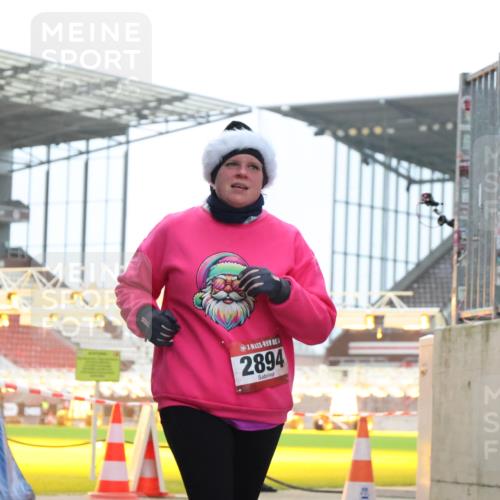08.12.2024 - St. Pauli X-Mass-Run No. 14 H.Heesch http://msf.ph/oto/7493220 08.12.2024 10:06:35 Ziel 40, 65, 696, 1013, 1016, 1068, 1232, 1563, 3006, 696, 1013, 1016, 1563, 2894 meine-sportfotos.de