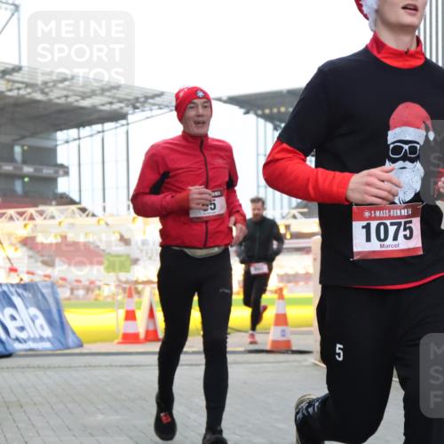 08.12.2024 - St. Pauli X-Mass-Run No. 14 H.Heesch http://msf.ph/oto/7493230 08.12.2024 09:58:35 Ziel 55, 1075, 1080, 1396, 1397, 2872, 2934, 2943, 2944, 55, 802, 880, 1075, 1080, 3109 meine-sportfotos.de