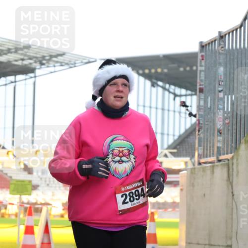 08.12.2024 - St. Pauli X-Mass-Run No. 14 H.Heesch http://msf.ph/oto/7493256 08.12.2024 10:06:36 Ziel 40, 65, 696, 1013, 1016, 1068, 1232, 1563, 3006, 696, 1016, 2894 meine-sportfotos.de