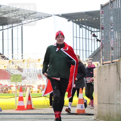 08.12.2024 - St. Pauli X-Mass-Run No. 14 H.Heesch http://msf.ph/oto/7493268 08.12.2024 10:06:45 Ziel 696, 1013, 1016, 1563, 2894, 78, 529, 3257, 3259 meine-sportfotos.de