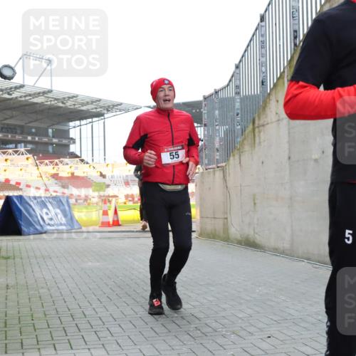 08.12.2024 - St. Pauli X-Mass-Run No. 14 H.Heesch http://msf.ph/oto/7493309 08.12.2024 09:58:35 Ziel 55, 1075, 1080, 1396, 1397, 2872, 2934, 2943, 2944, 55, 802, 880, 1075, 1080, 3109 meine-sportfotos.de