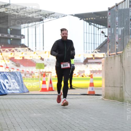 08.12.2024 - St. Pauli X-Mass-Run No. 14 H.Heesch http://msf.ph/oto/7493318 08.12.2024 09:58:36 Ziel 55, 1075, 1080, 1396, 1397, 2872, 2934, 2943, 2944, 55, 802, 880, 1075, 1080, 3109 meine-sportfotos.de