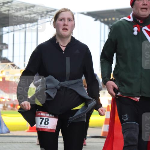08.12.2024 - St. Pauli X-Mass-Run No. 14 H.Heesch http://msf.ph/oto/7493410 08.12.2024 10:06:47 Ziel 78, 696, 1013, 1016, 1563, 2894, 78, 529, 3257, 3259 meine-sportfotos.de