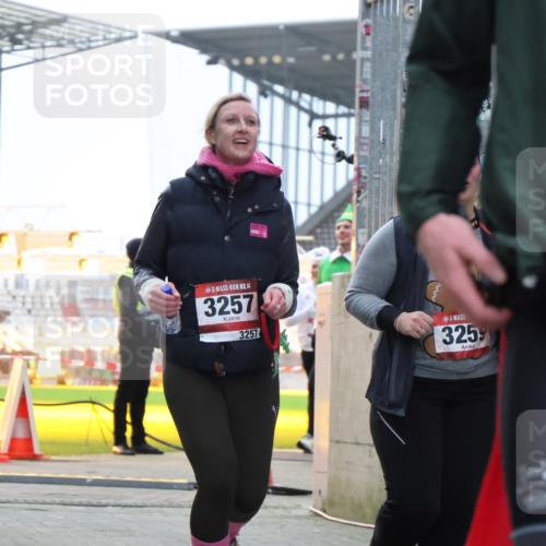 08.12.2024 - St. Pauli X-Mass-Run No. 14 H.Heesch http://msf.ph/oto/7493424 08.12.2024 10:06:49 Ziel 78, 696, 2894, 78, 529, 885, 3257, 3259 meine-sportfotos.de