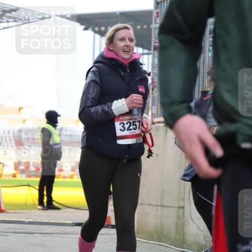 08.12.2024 - St. Pauli X-Mass-Run No. 14 H.Heesch http://msf.ph/oto/7493453 08.12.2024 10:06:50 Ziel 78, 529, 2894, 3257, 529, 885, 890, 3257, 3259 meine-sportfotos.de