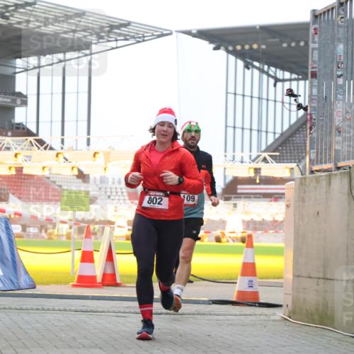 08.12.2024 - St. Pauli X-Mass-Run No. 14 H.Heesch http://msf.ph/oto/7493474 08.12.2024 09:58:41 Ziel 55, 880, 1075, 1080, 1396, 1397, 2872, 49, 802, 1864, 2984, 3109 meine-sportfotos.de