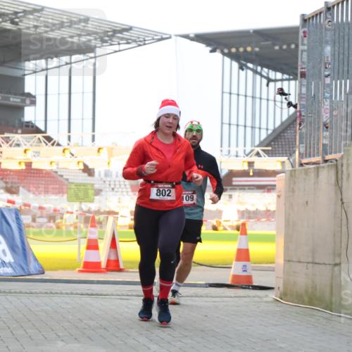 08.12.2024 - St. Pauli X-Mass-Run No. 14 H.Heesch http://msf.ph/oto/7493496 08.12.2024 09:58:41 Ziel 55, 880, 1075, 1080, 1396, 1397, 2872, 49, 802, 1864, 2984, 3109 meine-sportfotos.de
