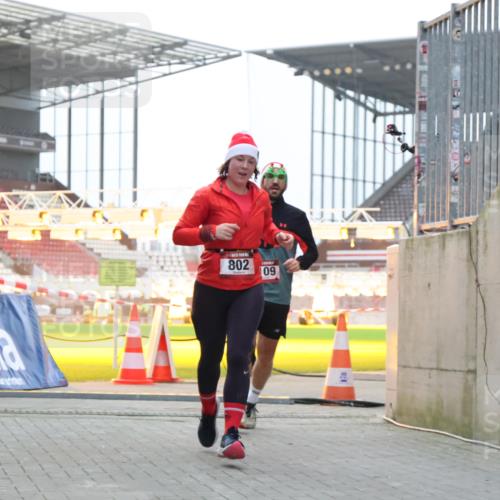 08.12.2024 - St. Pauli X-Mass-Run No. 14 H.Heesch http://msf.ph/oto/7493501 08.12.2024 09:58:41 Ziel 55, 880, 1075, 1080, 1396, 1397, 2872, 49, 802, 1864, 2984, 3109 meine-sportfotos.de