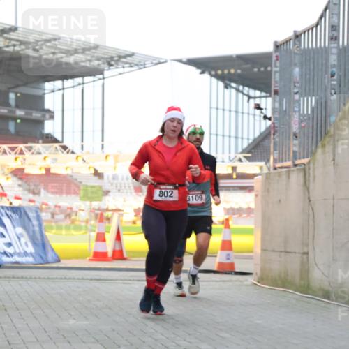 08.12.2024 - St. Pauli X-Mass-Run No. 14 H.Heesch http://msf.ph/oto/7493532 08.12.2024 09:58:42 Ziel 55, 880, 1075, 1080, 1396, 1397, 2872, 49, 802, 1864, 2428, 2984, 3109 meine-sportfotos.de