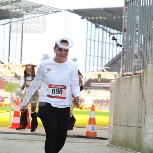 08.12.2024 - St. Pauli X-Mass-Run No. 14 H.Heesch http://msf.ph/oto/7493606 08.12.2024 10:06:55 Ziel 78, 529, 3257, 3259, 621, 698, 795, 885, 890, 1424, 1786, 2003, 2751 meine-sportfotos.de