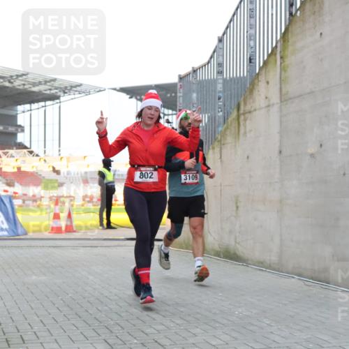 08.12.2024 - St. Pauli X-Mass-Run No. 14 H.Heesch http://msf.ph/oto/7493611 08.12.2024 09:58:43 Ziel 55, 802, 880, 1075, 1080, 1396, 1397, 2872, 3109, 49, 802, 832, 1864, 2428, 2984, 3109 meine-sportfotos.de