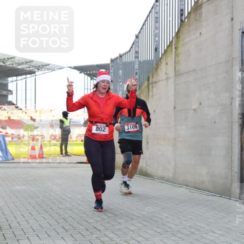 08.12.2024 - St. Pauli X-Mass-Run No. 14 H.Heesch http://msf.ph/oto/7493634 08.12.2024 09:58:43 Ziel 55, 802, 880, 1075, 1080, 1396, 1397, 2872, 3109, 49, 802, 832, 1864, 2428, 2984, 3109 meine-sportfotos.de