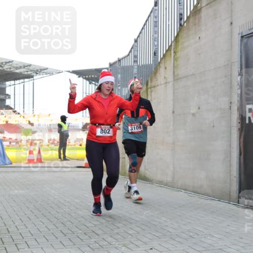 08.12.2024 - St. Pauli X-Mass-Run No. 14 H.Heesch http://msf.ph/oto/7493641 08.12.2024 09:58:43 Ziel 55, 802, 880, 1075, 1080, 1396, 1397, 2872, 3109, 49, 802, 832, 1864, 2428, 2984, 3109 meine-sportfotos.de