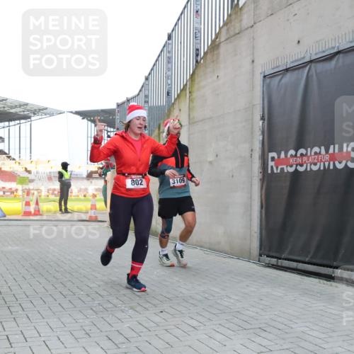 08.12.2024 - St. Pauli X-Mass-Run No. 14 H.Heesch http://msf.ph/oto/7493671 08.12.2024 09:58:43 Ziel 55, 802, 880, 1075, 1080, 1396, 1397, 2872, 3109, 49, 802, 832, 1864, 2428, 2984, 3109 meine-sportfotos.de