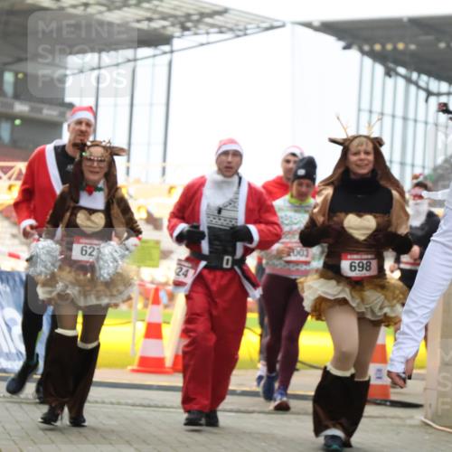08.12.2024 - St. Pauli X-Mass-Run No. 14 H.Heesch http://msf.ph/oto/7493678 08.12.2024 10:06:57 Ziel 78, 529, 885, 3257, 3259, 621, 698, 795, 885, 890, 1424, 1786, 2003, 2751, 2755 meine-sportfotos.de