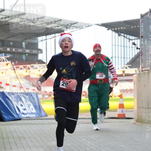 08.12.2024 - St. Pauli X-Mass-Run No. 14 H.Heesch http://msf.ph/oto/7493711 08.12.2024 09:58:45 Ziel 55, 802, 880, 1075, 1080, 1396, 1397, 2984, 3109, 49, 802, 832, 1864, 2428, 2984, 3109 meine-sportfotos.de