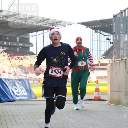 08.12.2024 - St. Pauli X-Mass-Run No. 14 H.Heesch http://msf.ph/oto/7493719 08.12.2024 09:58:46 Ziel 55, 802, 880, 1075, 1080, 1396, 1397, 2984, 3109, 49, 832, 1864, 2428, 2984 meine-sportfotos.de