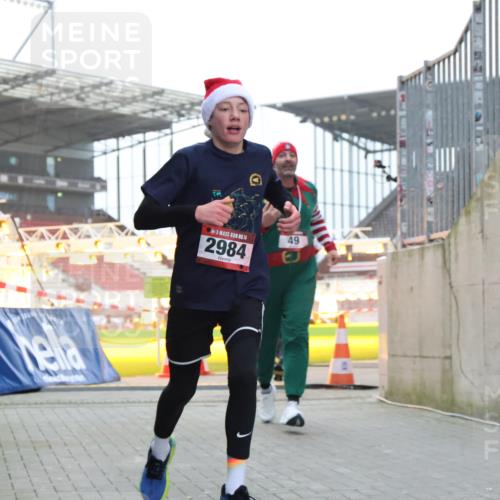08.12.2024 - St. Pauli X-Mass-Run No. 14 H.Heesch http://msf.ph/oto/7493731 08.12.2024 09:58:46 Ziel 55, 802, 880, 1075, 1080, 1396, 1397, 2984, 3109, 49, 832, 1864, 2428, 2984 meine-sportfotos.de