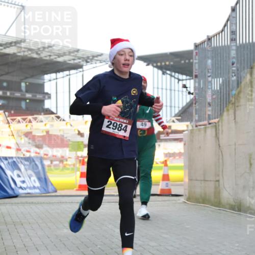 08.12.2024 - St. Pauli X-Mass-Run No. 14 H.Heesch http://msf.ph/oto/7493741 08.12.2024 09:58:46 Ziel 55, 802, 880, 1075, 1080, 1396, 1397, 2984, 3109, 49, 832, 1864, 2428, 2984 meine-sportfotos.de