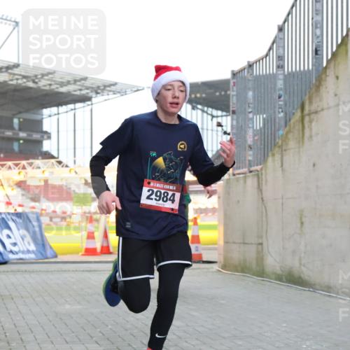 08.12.2024 - St. Pauli X-Mass-Run No. 14 H.Heesch http://msf.ph/oto/7493754 08.12.2024 09:58:46 Ziel 55, 802, 880, 1075, 1080, 1396, 1397, 2984, 3109, 49, 832, 1864, 2428, 2984 meine-sportfotos.de