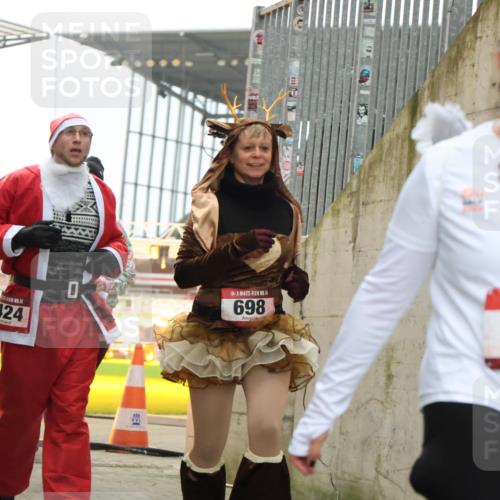 08.12.2024 - St. Pauli X-Mass-Run No. 14 H.Heesch http://msf.ph/oto/7493757 08.12.2024 10:06:58 Ziel 78, 529, 885, 890, 3257, 3259, 621, 698, 795, 885, 890, 1424, 1786, 2003, 2751, 2755 meine-sportfotos.de