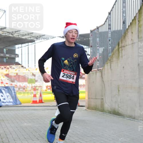 08.12.2024 - St. Pauli X-Mass-Run No. 14 H.Heesch http://msf.ph/oto/7493762 08.12.2024 09:58:46 Ziel 55, 802, 880, 1075, 1080, 1396, 1397, 2984, 3109, 49, 832, 1864, 2428, 2984 meine-sportfotos.de