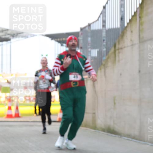 08.12.2024 - St. Pauli X-Mass-Run No. 14 H.Heesch http://msf.ph/oto/7493774 08.12.2024 09:58:47 Ziel 55, 802, 880, 1075, 1080, 2984, 3109, 49, 832, 1864, 2428, 2984 meine-sportfotos.de