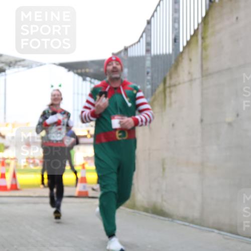 08.12.2024 - St. Pauli X-Mass-Run No. 14 H.Heesch http://msf.ph/oto/7493802 08.12.2024 09:58:47 Ziel 55, 802, 880, 1075, 1080, 2984, 3109, 49, 832, 1864, 2428, 2984 meine-sportfotos.de