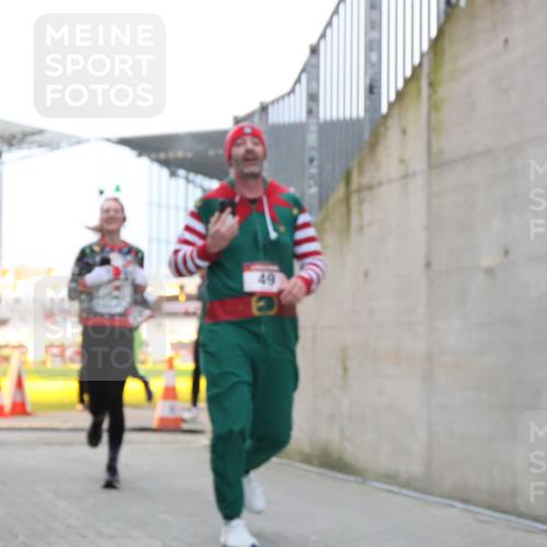 08.12.2024 - St. Pauli X-Mass-Run No. 14 H.Heesch http://msf.ph/oto/7493808 08.12.2024 09:58:47 Ziel 55, 802, 880, 1075, 1080, 2984, 3109, 49, 832, 1864, 2428, 2984 meine-sportfotos.de