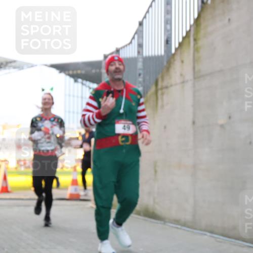 08.12.2024 - St. Pauli X-Mass-Run No. 14 H.Heesch http://msf.ph/oto/7493813 08.12.2024 09:58:47 Ziel 55, 802, 880, 1075, 1080, 2984, 3109, 49, 832, 1864, 2428, 2984 meine-sportfotos.de