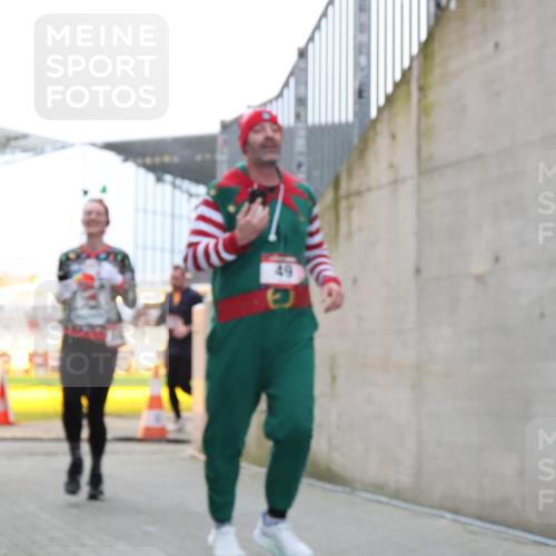 08.12.2024 - St. Pauli X-Mass-Run No. 14 H.Heesch http://msf.ph/oto/7493821 08.12.2024 09:58:47 Ziel 55, 802, 880, 1075, 1080, 2984, 3109, 49, 832, 1864, 2428, 2984 meine-sportfotos.de