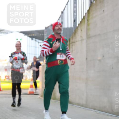 08.12.2024 - St. Pauli X-Mass-Run No. 14 H.Heesch http://msf.ph/oto/7493828 08.12.2024 09:58:47 Ziel 55, 802, 880, 1075, 1080, 2984, 3109, 49, 832, 1864, 2428, 2984 meine-sportfotos.de