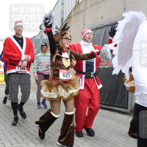 08.12.2024 - St. Pauli X-Mass-Run No. 14 H.Heesch http://msf.ph/oto/7493831 08.12.2024 10:07:00 Ziel 78, 529, 621, 698, 885, 890, 1424, 3257, 3259, 621, 698, 719, 795, 890, 1424, 1786, 2003, 2751, 2755, 3337 meine-sportfotos.de