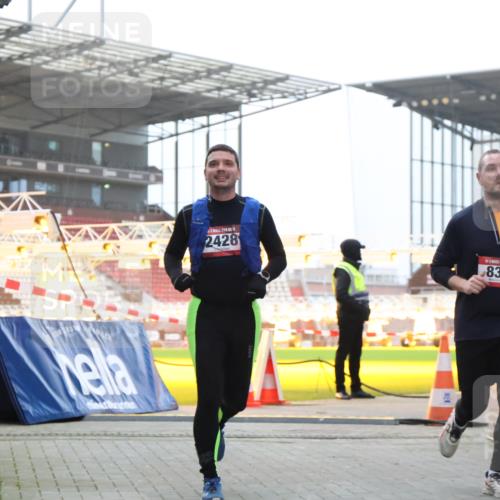 08.12.2024 - St. Pauli X-Mass-Run No. 14 H.Heesch http://msf.ph/oto/7493941 08.12.2024 09:58:50 Ziel 49, 802, 880, 1864, 2428, 2984, 3109, 49, 832, 1105, 1119, 1864, 2428 meine-sportfotos.de